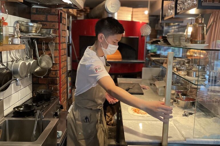 ピッツァ修行中