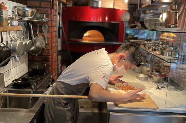 ピッツァ修行中