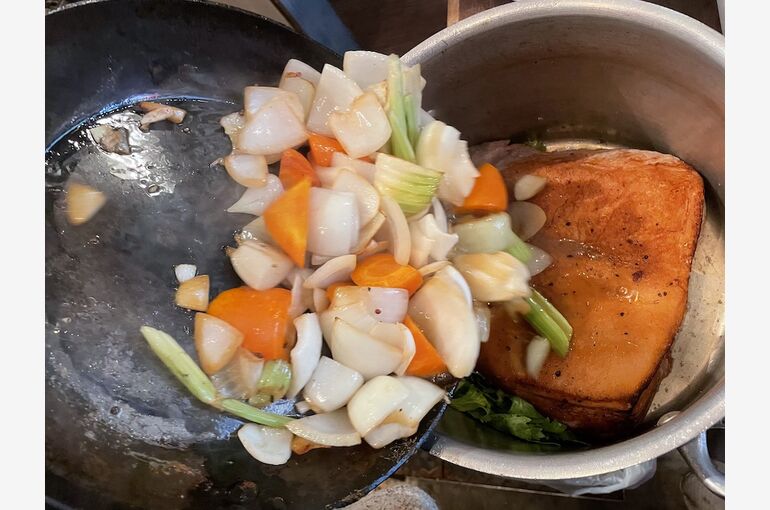 焼いた野菜を鍋に